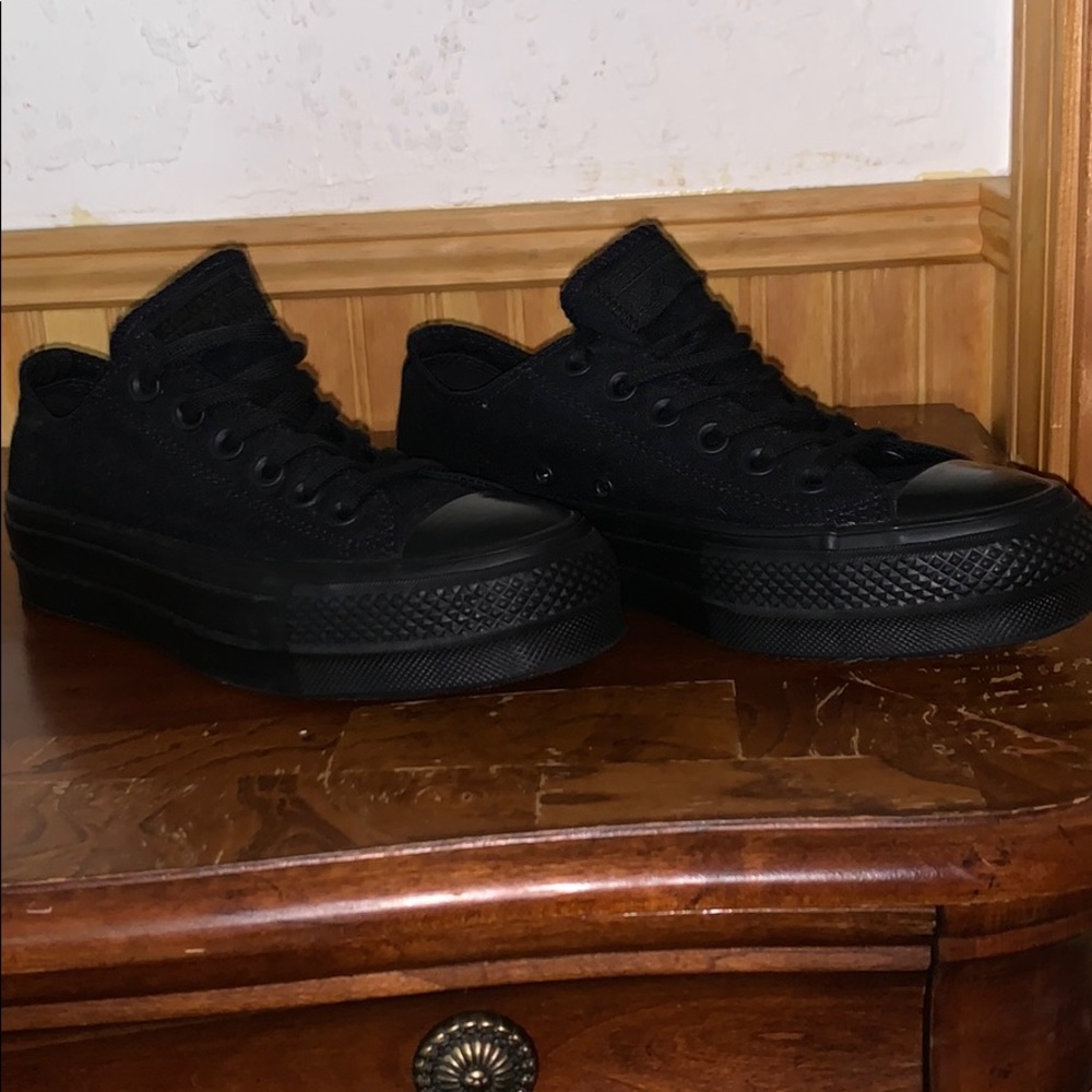 Black converse